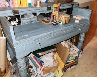 Spinet desk