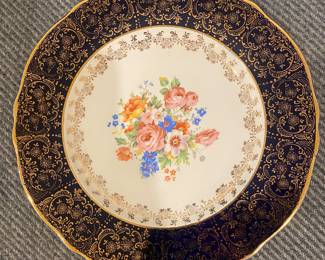 12 vintage Atlas china dinner plates. 22kt on border