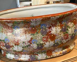 Japanese satsuma "Thousand Flowers" foot bath  c.1920
