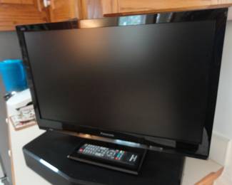 Panasonic TV TC-L24X5