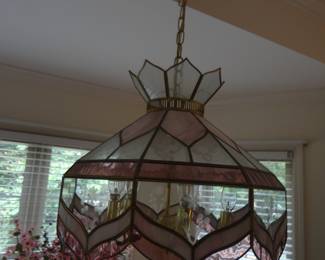 We will be taking down this light fixture after the sale for pick up.