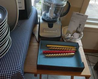 food processor, small table