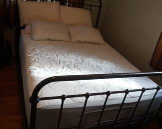 full metal bed