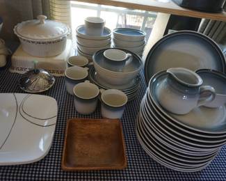 Noritake dish set