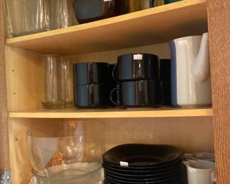 plates, mugs