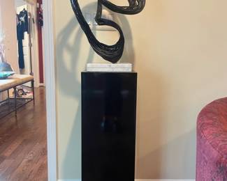 Abstract metal wire sculpture