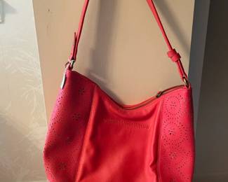 Women's handbagsBrands like:, Furla, Francesco Biasia, Savi, The Sak, Coach