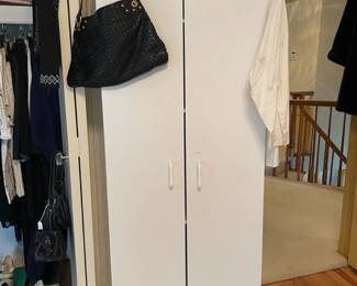 Women's handbagsBrands like:, Furla, Francesco Biasia, Savi, The Sak, Coach
