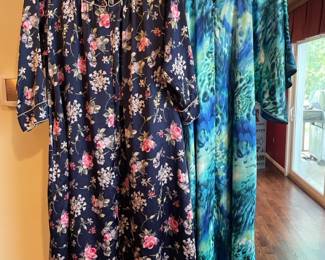 Women's clothing brands such as: Lafayette 148 New York, 5/48, Nic+Zoe, Violet & Claire, Christian Dior, Oscar De La Renta, Eco Ganik, Pearl's & Cashmere, Marc Bouwer, Theory, St. Croix

