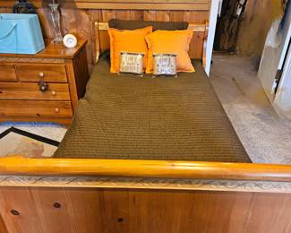 Shaker Ridge Kincaid Solid Wood Bed Frame 