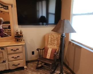 Floor Lamp. Rocker & TV (Wall Mount Not included)