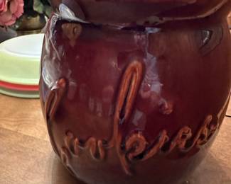 Hull cookie jar w/ lid.