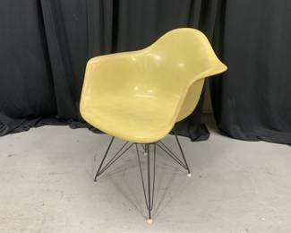 Lot 129
Vintage Herman Miller/Eames 1960’s DAR Eiffel Arm Chair. ~30in tall, ~25in wide, ~21in deep.