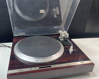 Lot 5
JVC Quartz Lock direct drive turntable system QL-Y5F, Stanton 881S cartridge, unit powers on,