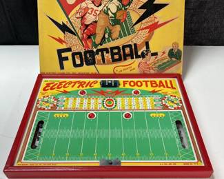 Lot 179
Jim Prentice electric football game, all original, original battery untested, nfl, man cave, vintage toy