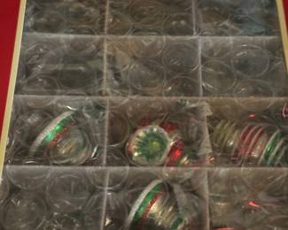 #Christopher Radko#shinyBrite (note there are only 4 bulbs in this box)