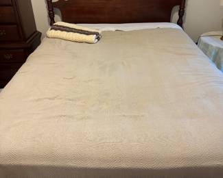 #Vintage#wood#Americana#Traditional fourposter#bed 