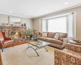 IMMACULATE ETHAN ALLEN LIVING ROOM FURNITURE