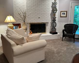 Sleeper chair with pull out mattress