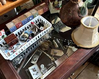 Miniatures, small vintage items