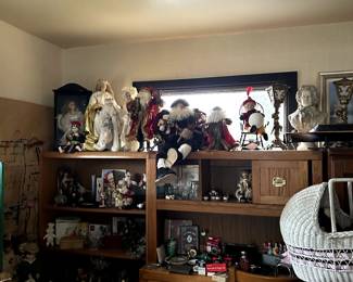 Table or mantle Santas, vintage pens, inks, calculators, Desk