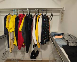 Men's and women's collegiate shirts & sweatshirts