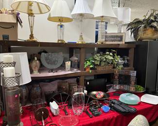 Lots of Home Decor, 6 Lamps, Large Fern in Pot.