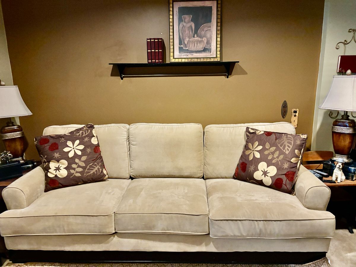 HALF PRICE SUNDAY ESTATE SALE FLORENCE.... starts on 10/5/2024