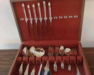 Oneida Plantation Flatware in Case