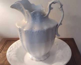 Marquette Pitcher w/ Bowl