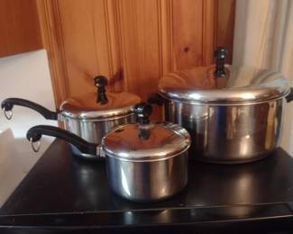 Pots with Lids (Lot 2)