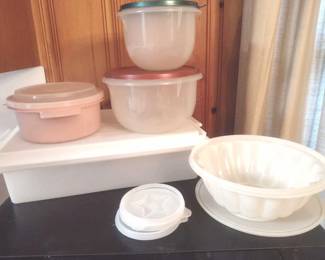 Tupperware Lot