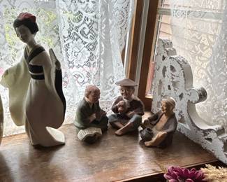 Oriental figurines