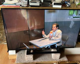 Sony tv works perfect 4high def $350 or 
OBO 