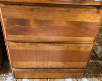 Solid oak night stand set of 2. $10.00 firm.  