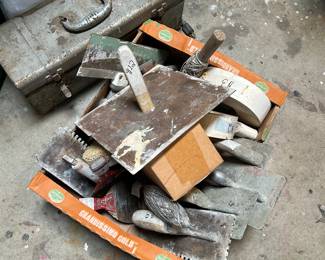 Spatulas for cement and tile 