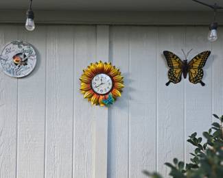 Metal Butterfly
Outdoor Sunflower Clock
