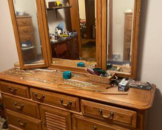 Stanley Dresser with Mirror