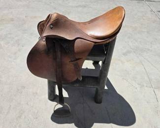 8000  English Saddle 