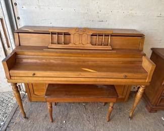 9000  Wurlitzer Piano 