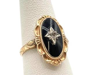 800  10k Gold Onyx and Diamond Accent Ring, 2.65g 