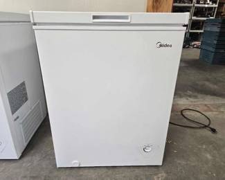 2512  Midea Chest Freezer 