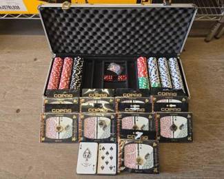 4072  10 Double Decks of Playing Cards and Poker Chips 