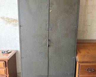 9004  Durand Steel Locker 