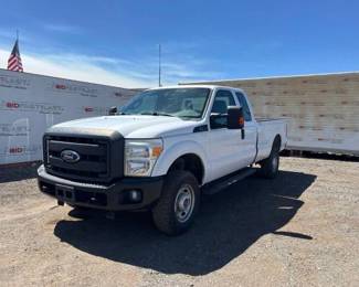 200  2015 Ford F350 4x4 