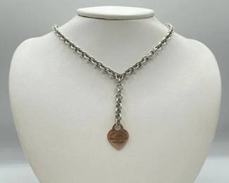 900  Tiffany  Co. Sterling Silver Necklace with Heart Pendant, 28.6g 