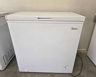 2510  Midea Chest Freezer 