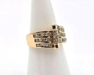 712  14K Gold with 3 Rows of Diamonds, 6.07g 