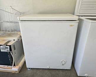 2508  Ewave Deep Freezer 