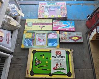 3526  Monopoly, Origami Gift Set, Weaving Loom 